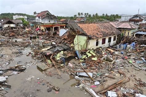 Fenomena Tsunami Di Indonesia Ini 4 Kilas Balik Bencana Yang Melanda