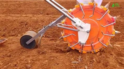 Agriconic Plastic Material Round Manual Hand Push Seeder For