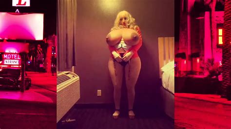 Juggsy Puppe Im Bikini XHamster