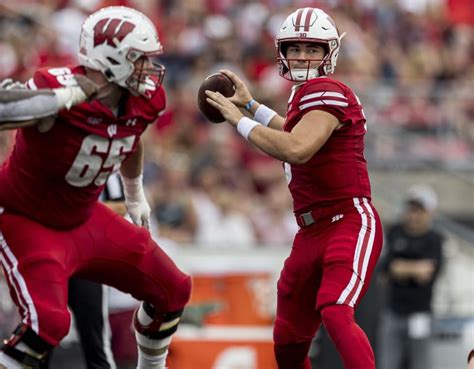 Wisconsin Football: Three keys to a Badgers' victory over Michigan State