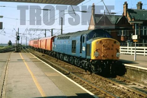 35mm Slide Br British Rail Diesel Loco Class 40 40192 Wigan 1980 Original £12 24 Picclick Uk