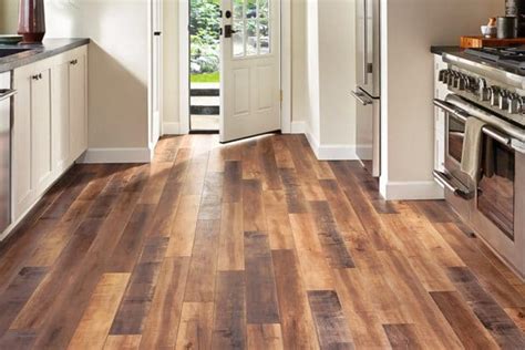 Hardwood Flooring Tips for Pet Owners – Innovation Floors