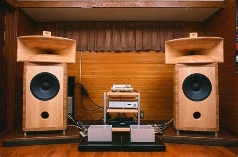 Pin by Evan Debris on Life Is Sound | Audio room, Audiophile room, Hifi ...