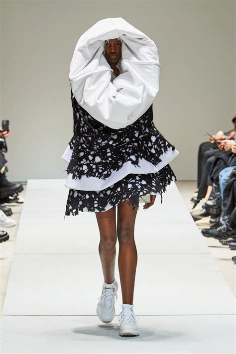 Comme Des Garçons Spring 2023 Ready To Wear Collection Vogue