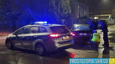 Kieruj Cy Audi Skosi Znaki Drogowe W K Dzierzynie Ko Lu M Ody Kieruj Cy