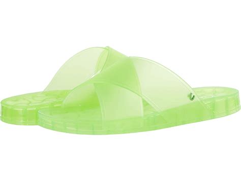 Jelly Sandal Trend Shop On Trend Rubber Sandals With Nostalgic Flair