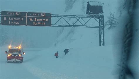 Snoqualmie Pass Reopens After Being Closed For Heavy Snow Avalanche Danger Kiro 7 News Seattle