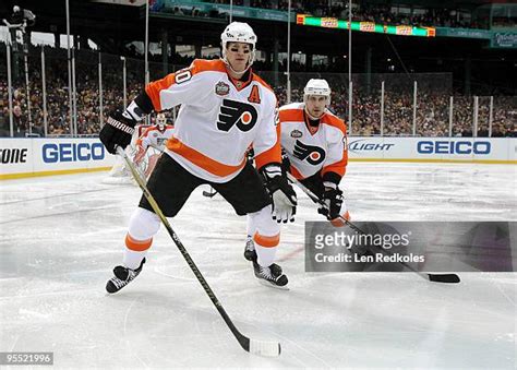 3910 Chris Pronger Photos And High Res Pictures Getty Images