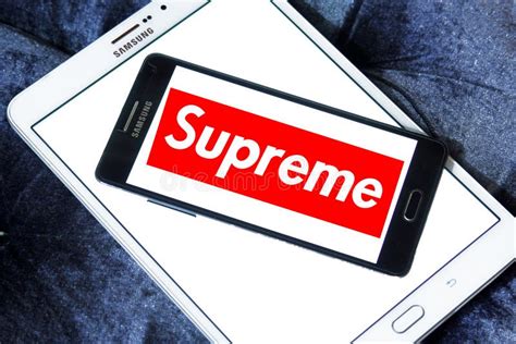 Supreme brand logo editorial stock photo. Image of mobile - 116837818