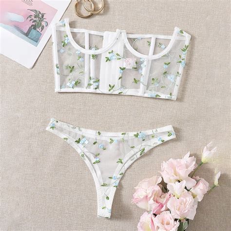 New In Female Underwear Sexy Lingerie Set Flowers Embroidery Bra G String Thong Sleepwear