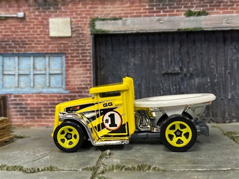 Loose Hot Wheels GOTTA GO Toilette Racer Yellow And White Etsy Australia
