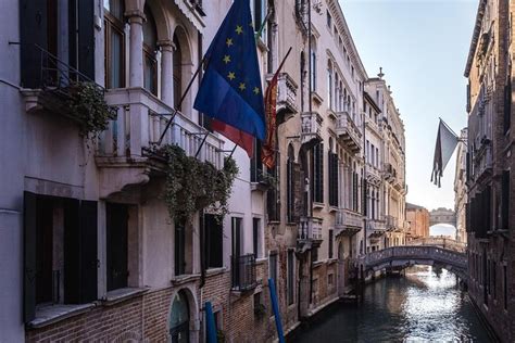 Grand Canal By Gondola And Secret Venice Tour