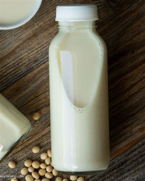 The easy 4-ingredient homemade soymilk you need - WoonHeng
