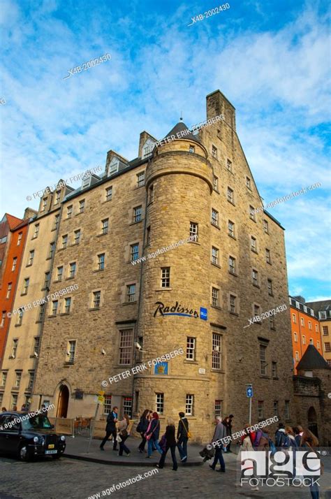 High Street Royal Mile Old Town Edinburgh Scotland Britain UK Europe