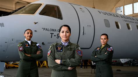 Las Mujeres De La Aviaci N De Transporte Argentina Gob Ar