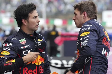 Checo Pérez Acepta El Reto De Pelear Solo Contra Verstappen Por El