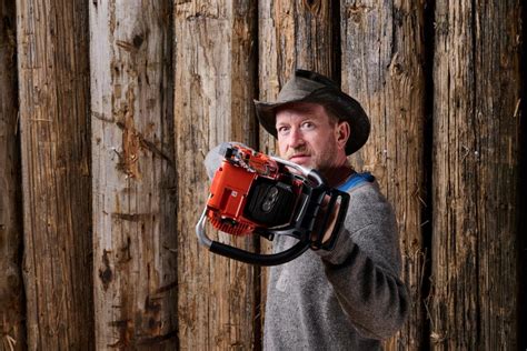 Meet The Chainsaw Carvers Of A Cut Above A Cut Above Discovery