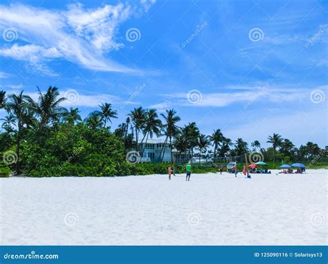 Tourists Enjoying the Vanderbilt Beach in Naples, Florida. Stock Photo - Image of mexico ...