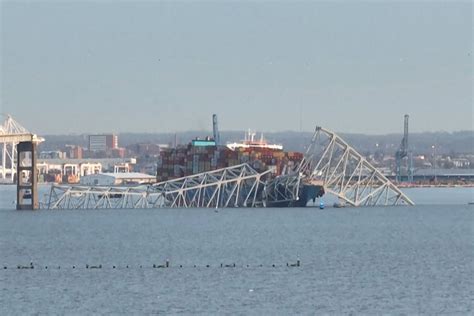 Puente En Baltimore Se Derrumba Tras Choque De Un Barco Videos Agencia Peruana De Noticias