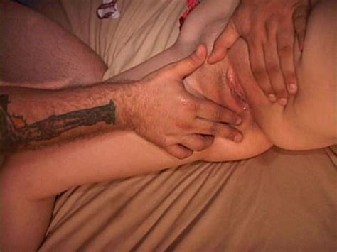 Biker hace que MILF se corra en una orgía de disfraces de colegiala video COMPLETO ahora en RED