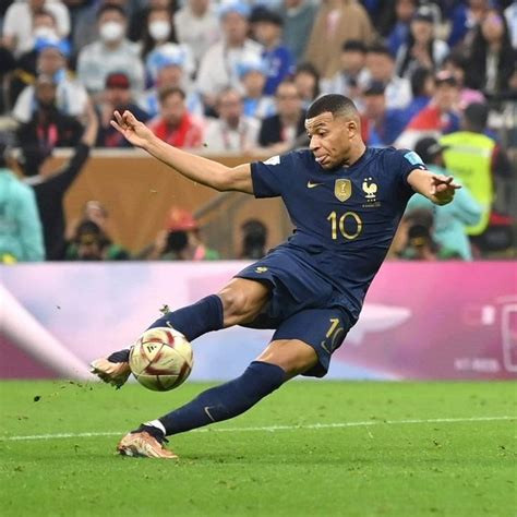 Pin Oleh Zafiro Di W Prancis Fifa Atlet