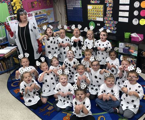 Book character dress up - 101 Dalmatians - Cruella DeVille | Kostum