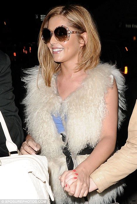 Cheryl Cole Blonde And In Skinny Emerald Jeans Dines Out With Kimberley Walsh In La Daily Mail