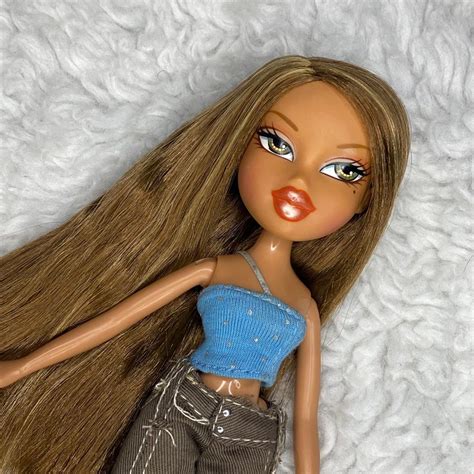 Bratz Hot Summer Dayz Yasmin Random Outfit Hobbies Toys Toys Games On Carousell