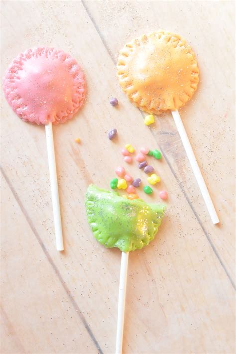 Sparkly Tootsie Roll Surprise Pops | RecipeLion.com