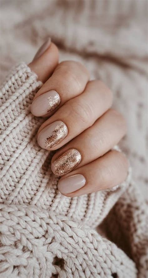 Diseños de uñas nude que te harán lucir siempre elegante Fama