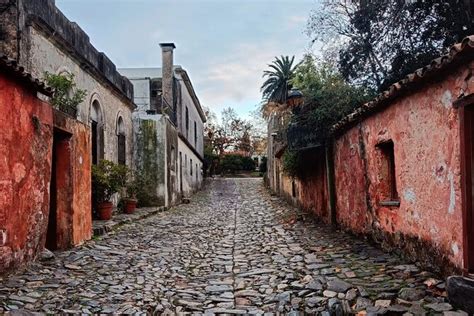 Recorrido A Pie Por El Casco Antiguo De Colonia Del Sacramento 2024