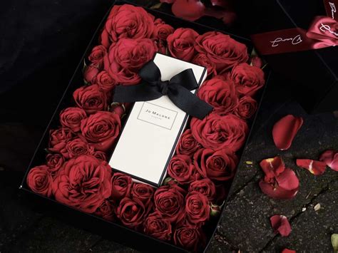 Jo Malone Gift Box with Red Roses – Dear J Flower By Jane (Florist)