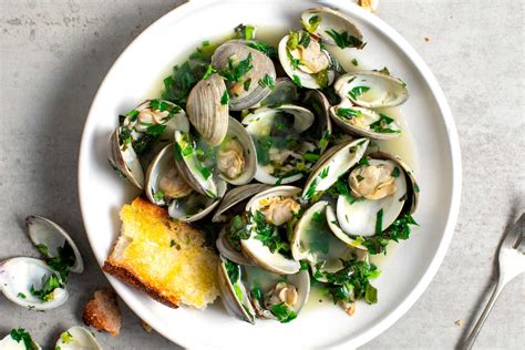 Spicy Clams With Garlicky Toasts Recipe