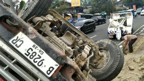 Rem Blong Truk Semen Kecelakaan Di Jalur Puncak Bogor Okezone