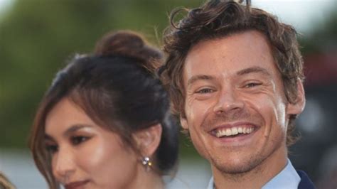 Harry Styles Jokes He Went To Venice To Spit On Chris Pine At Us Tour