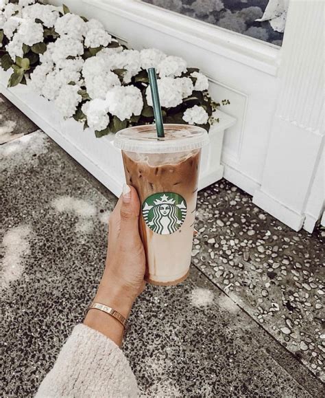 Pin By Faith On Delish Starbucks Drinks Aesthetic Coffee Starbucks Coffee