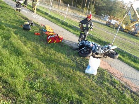 Niebezpieczny wypadek na K92 Poszkodowany motocyklista trafił do