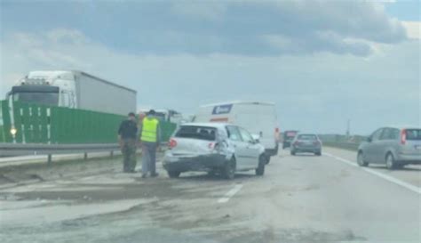 Groźny wypadek i korek na autostradzie A4 pod Wrocławiem