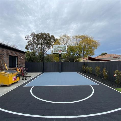 Basketball court blue and black | Casas, Casa de praia, Basquete