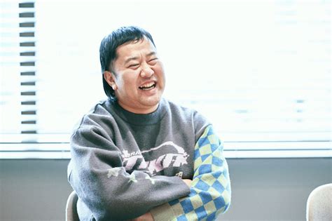 とにかく明るい安村が明かす、裸一貫の半生記 「50歳になっても裸芸を続けていたい」｜real Sound｜リアルサウンド ブック