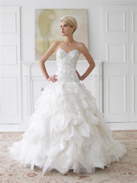 25 Beautiful Designer Wedding Dresses