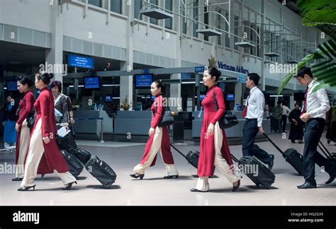 Ao Dai Uniform Vietnam Hi Res Stock Photography And Images Alamy