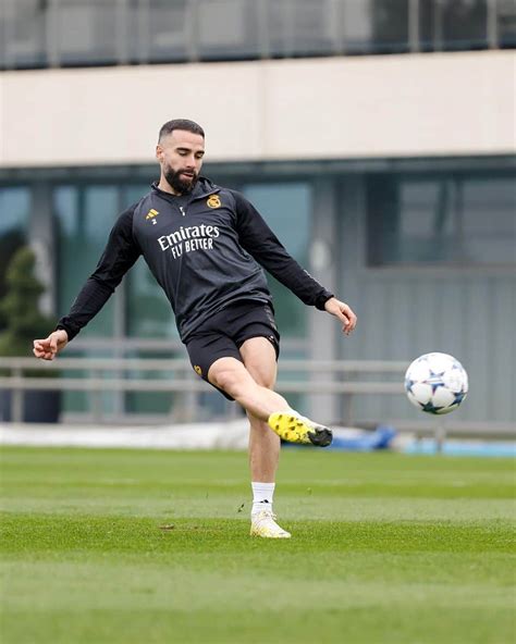 レアル・マドリードさんのインスタグラム写真 レアル・マドリードinstagram 「👟⚽️🚀 Rmcity」11月28日 20時46分 Realmadrid