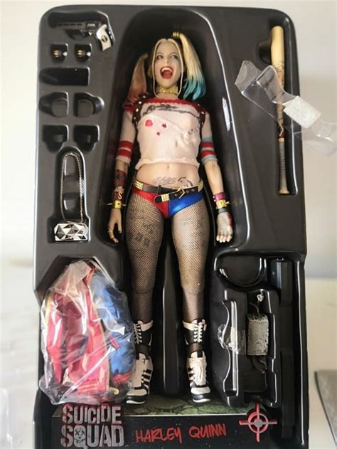 HARLEY QUINN 1 6 Scale Figurine MMS383 SUICIDE SQUAD HOT TOYS Cawette Jones