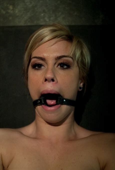 Whipped Ass Performed By Lorelei Lee Tara Lynn Foxx XXX Pics CoedCherry