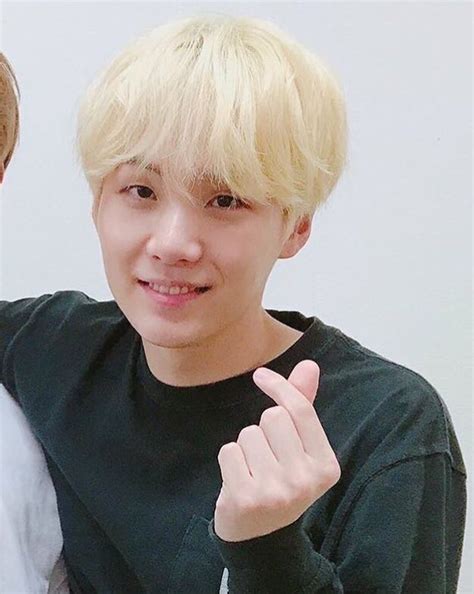 BANGTAN WRITINGS YOONGI IS BLONDE LOOK AT HIM