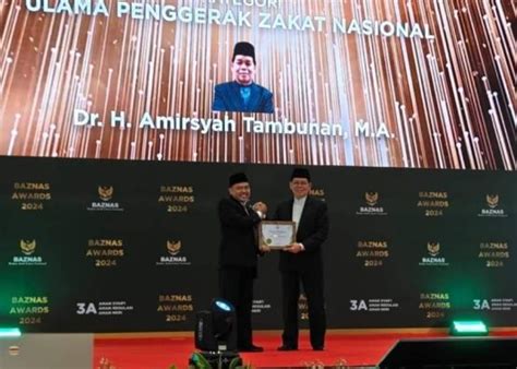 Dua Pimpinan MUI Raih Penghargaan Tokoh Penggerak Zakat Nasional Dari