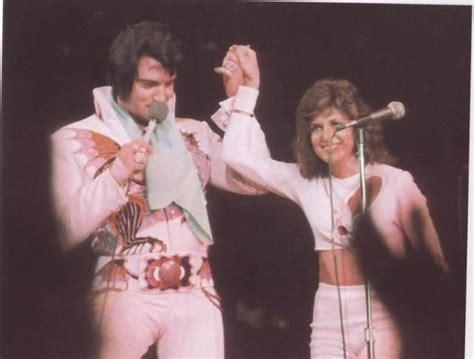 Elvis introducing Kathy Westmoreland (backup singer) | Elvis: In ... | Elvis presley, Elvis ...