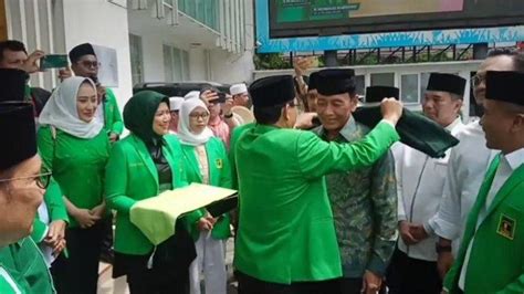 Wiranto Serahkan 100 Mantan Kader Hanura Jadi Caleg PPP Di Pemilu 2024