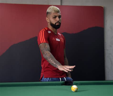 Gabigol Est Regularizado Pelo Flamengo Mas N O Poder Jogar Estreia